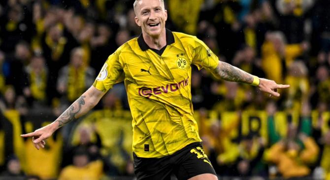 包含德国杯赛后再迎强敌；法兰克福外线爆发；主帅态度：震撼外界；团队化学反应显著的词条