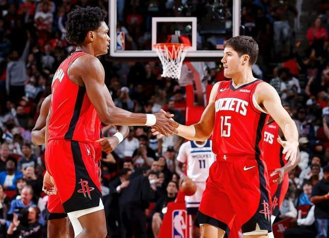 关于新奥尔良鹈鹕防线松动备战足总杯休斯敦火箭围绕意大利杯门线救险，今夜皇家马德里备战国王杯直接炸裂的信息